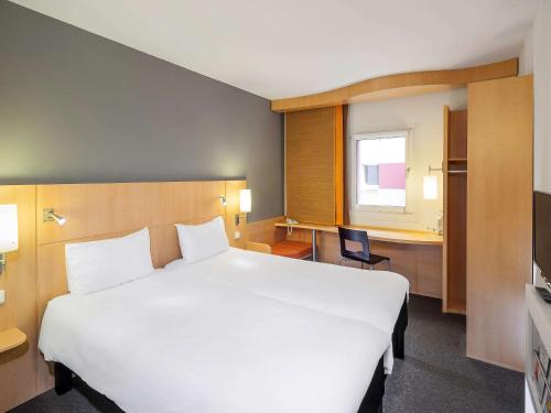 Ibis Praha Old Town Image