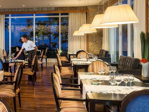 Restoran ili neka druga zalogajnica u objektu Hotel Jequitimar Guaruja Resort & Spa by Accor - Ex Sofitel