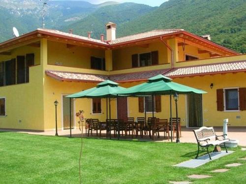 Belvilla by OYO Fabulous Cottage in Arco near Lake