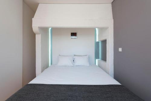 Легло или легла в стая в BmyGuest - Almada Garden Apartment