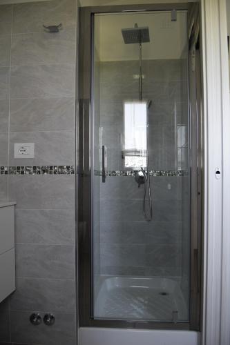 Alba Marina Rooms tesisinde bir banyo
