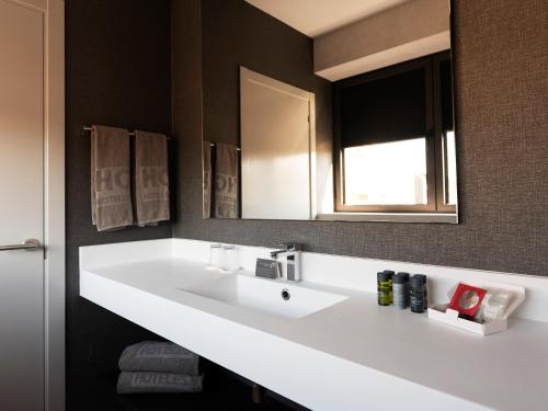 HG City Suites Barcelona Image