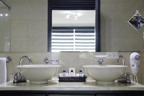 Un baño de Hotel Santafe Real