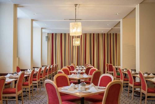 Gallery image of Lancaster Hall Hotel in London