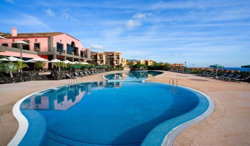 
Het zwembad bij of vlak bij Hotel-Apartamento Las Olas
