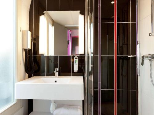 Ванная комната в Ibis Styles Paris Pigalle Montmartre