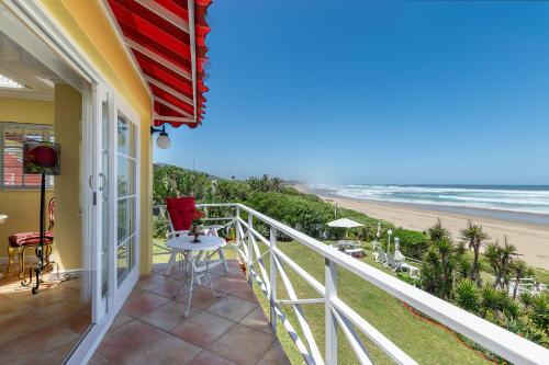 Ein Balkon oder eine Terrasse in der Unterkunft Haus am Strand - on the Beach