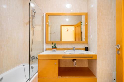 Ένα μπάνιο στο 405 - Faia OceanSide by Encantos do Algarve