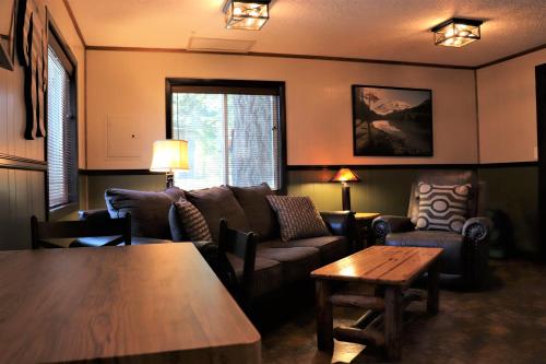 Gallery image of Lone Fir Resort in Cougar