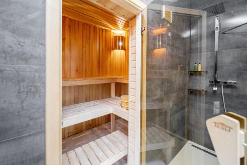 Kylpyhuone majoituspaikassa Spa Luxe Virmenska