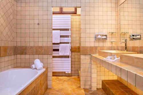 Un baño de La Bastide du Calalou Hotel & Spa, BW Signature Collection