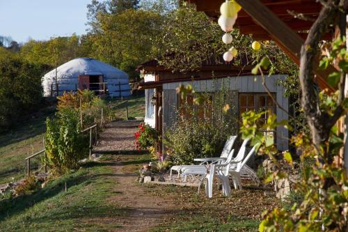 La ferme Saint Jean - Les yourtes