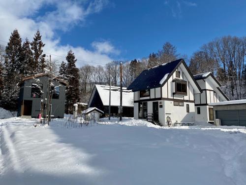 Zen Chalets - Walk to Happo-One Gondola - Main Village Location