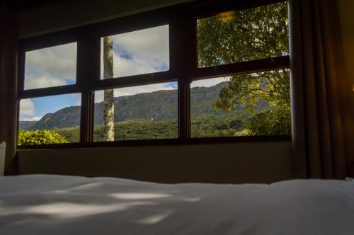 Pemandangan gunung umum atau pemandangan gunung yang diambil dari inn ini
