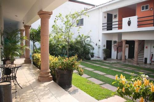 Κήπος έξω από το Villa Mont