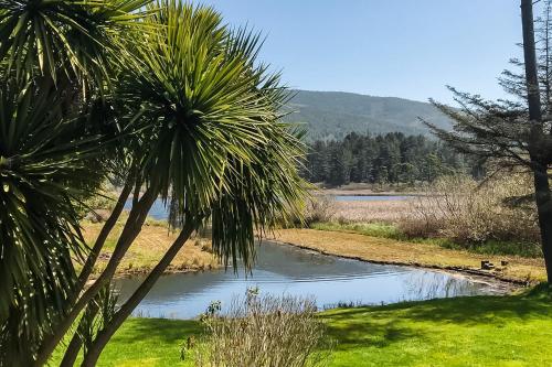 Crescent Lake Lookout