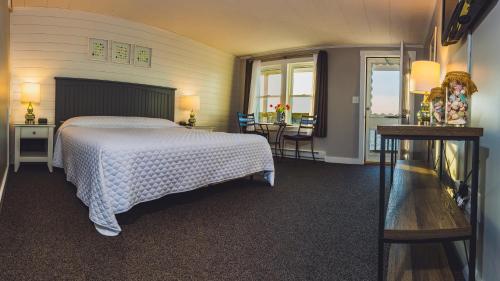 Bearskin Neck Motor Lodge – Photos 2
