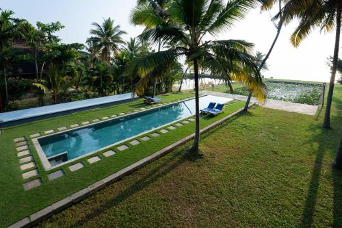 Gallery image of amã Stays & Trails, Pathiramanal Villa in Alleppey