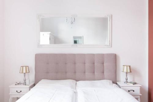 SC 05 by ROCKCHAIR Apartments l SUPERHOST Status l 2 Bedrooms Boxspringbeds Balcony Elevator - Cozy Family & Business Flair welcomes you! photo 8
