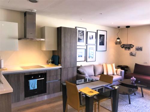 Η κουζίνα ή μικρή κουζίνα στο Charming Appartement With a Beautifull View