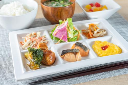 Makanan di atau berdekatan hotel