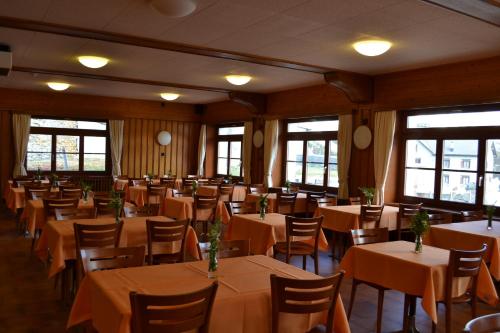 A restaurant or other place to eat at Albergo San Gottardo