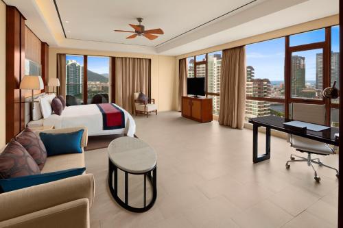 Μια τηλεόραση ή/και κέντρο ψυχαγωγίας στο Crowne Plaza Sanya City Center by IHG