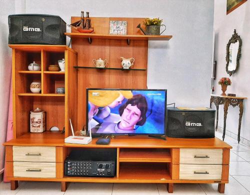 Et tv og/eller underholdning på Rumah Sorai