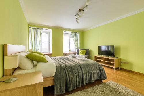 Two Bedrooms Apartments in the city center - Двухкомнатная квартира в самом центре, Kudrovo, Russia