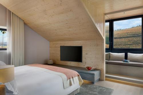 Letto o letti in una camera di Six Senses Douro Valley