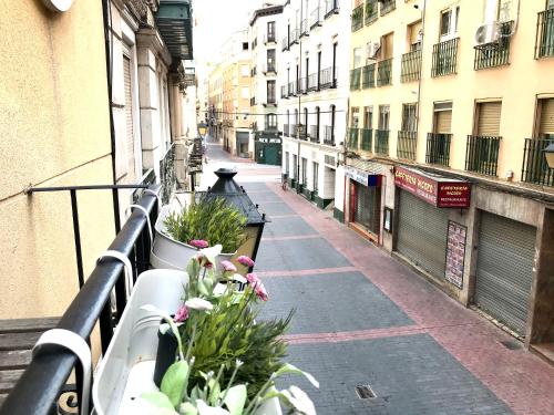 Kejiranan di persekitaran atau kejiranan dekat dengan apartmen