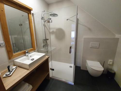 Un baño de Hotel KORTUS
