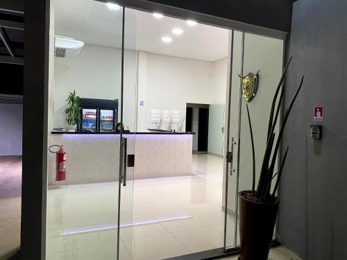 Η κουζίνα ή μικρή κουζίνα στο NOROESTE Comfort Hotel