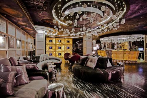 Gallery image of Royal Castle Design & SPA in Elenite