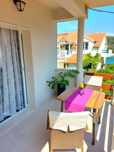 Balkoni atau teres di Apartmani Štambuk