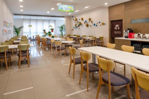 Restaurant ou autre lieu de restauration dans l'établissement Holiday Inn Express Xi'an High-Tech Zone by IHG