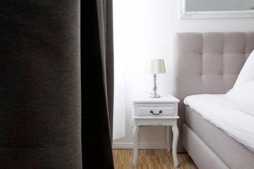 SC 06 by ROCKCHAIR Apartments l SUPERHOST Status l 4 Bedrooms Boxspringbeds 2 Bathrooms Balcony Elevator - Cozy Family & Business Flair welcomes you! photo 15
