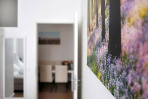 SC 06 by ROCKCHAIR Apartments l SUPERHOST Status l 4 Bedrooms Boxspringbeds 2 Bathrooms Balcony Elevator - Cozy Family & Business Flair welcomes you! photo 24