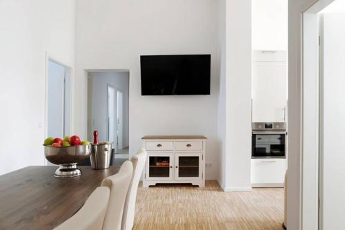 SC 06 by ROCKCHAIR Apartments l SUPERHOST Status l 4 Bedrooms Boxspringbeds 2 Bathrooms Balcony Elevator - Cozy Family & Business Flair welcomes you! photo 30