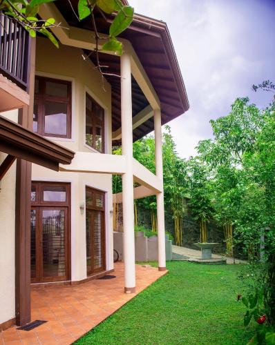 Κήπος έξω από το Villa bonheur