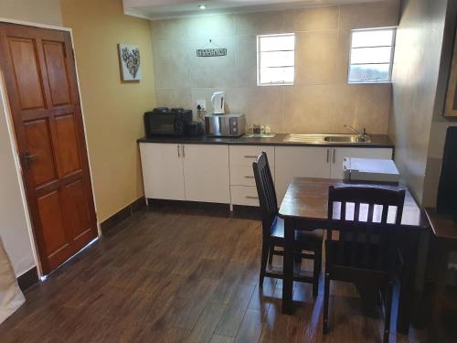 Cucina o angolo cottura di Silverstone Guesthouse