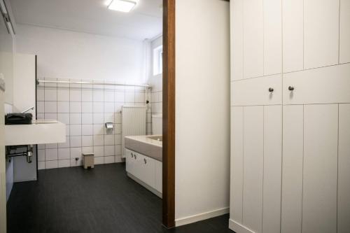 Kylpyhuone majoituspaikassa Vakantiehuis de Weeser Enk