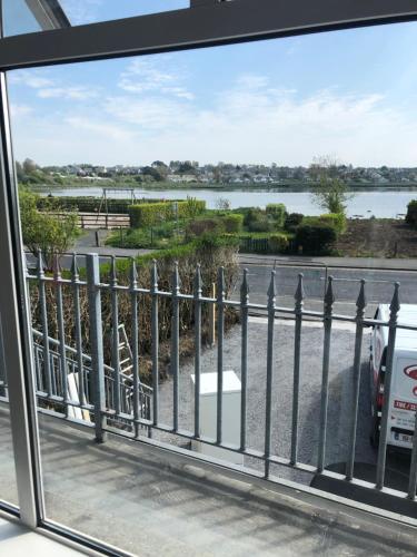 Un balcón o terraza de Lake View Galway City