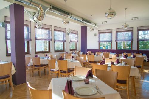 A restaurant or other place to eat at Hotel Stierer
