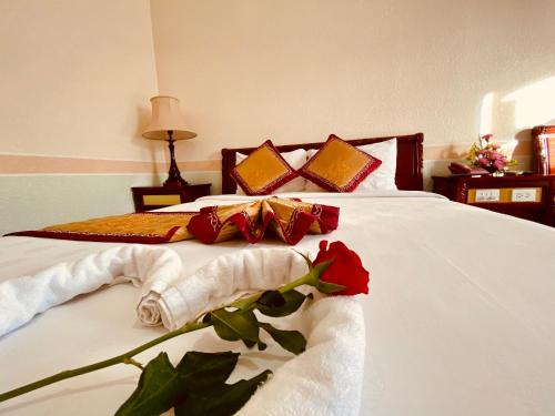 Postel nebo postele na pokoji v ubytování NINH KIEU 2 HOTEL