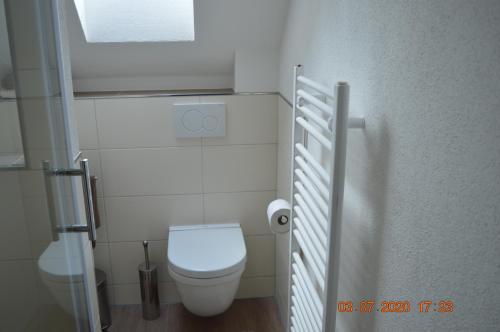 Bilik mandi di Ferienwohnung Beim Holzmann