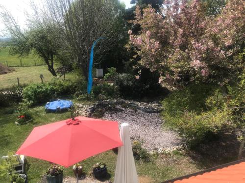 Κήπος έξω από το Bed and Breakfast Bavaria München