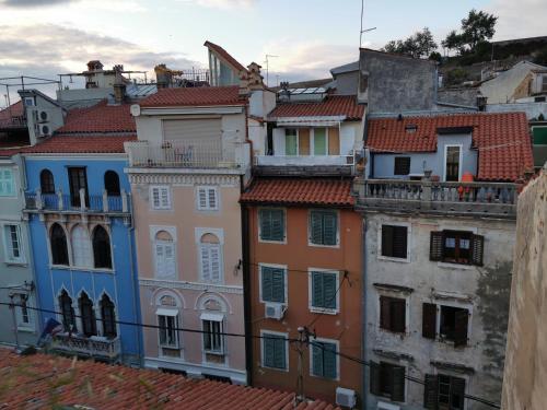 Zgradba, v kateri se nahaja apartma