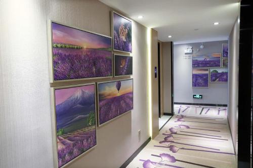 Postel nebo postele na pokoji v ubytování Lavande Hotel Dongguan Humen Square