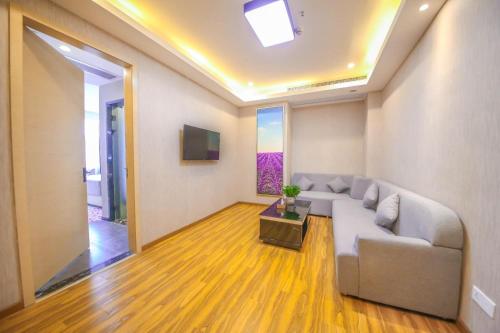 Χώρος καθιστικού στο Lavande Hotel Heyuan Zijin